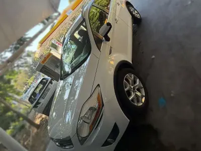 Usado Ford Kuga Titanium 136 CV (100 kW) 2011 Blanco SUV