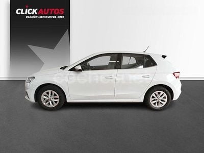 Blanco Usado 2023 Skoda Fabia Ambition Utilitario | 15.650 € (Un poco caro)