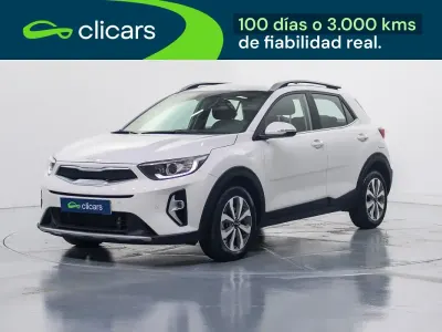 Usado Kia Stonic 100 CV (73 kW) 2025 Blanco SUV