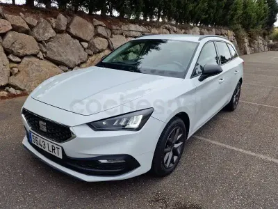 Usado Seat Leon Style 115 CV (84 kW) 2021 Blanco Familiar