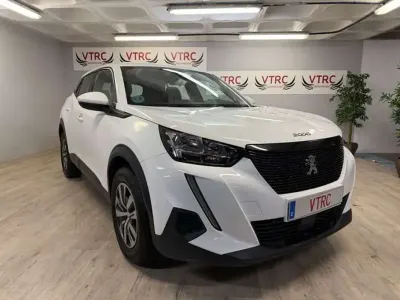 Usado Peugeot 2008 Active 111 CV (81 kW) 2021 Blanco SUV