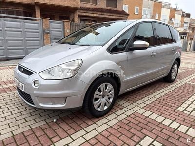 Usado Ford S-MAX Trend 125 CV (91 kW) 2008 Gris / plata Monovolumen