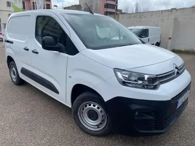 Usado Citroën Berlingo 102 CV (75 kW) 2021 Blanco Monovolumen