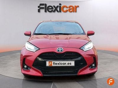 Usado Toyota Yaris Hybrid Active 116 CV (85 kW) 2023 Rojo