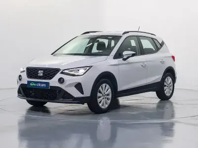 Usado Seat Arona Style 110 CV (80 kW) 2023 Blanco SUV