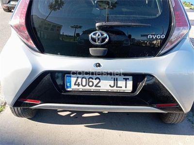 Gris / plata Usado 2016 Toyota Aygo X-clusiv Utilitario | 7900 € (Precio justo)