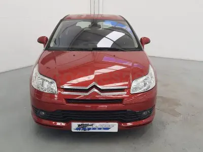 Usado Citroën C4 110 CV (80 kW) 2006 Granate Berlina