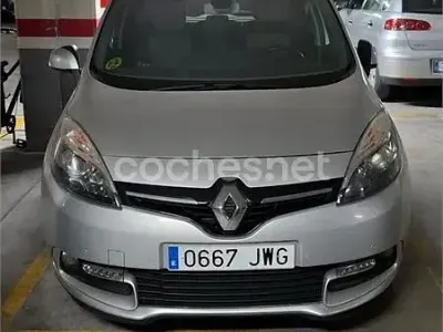 Usado Renault Scénic III Dynamique 110 CV (80 kW) 2013 Gris / plata Monovolumen