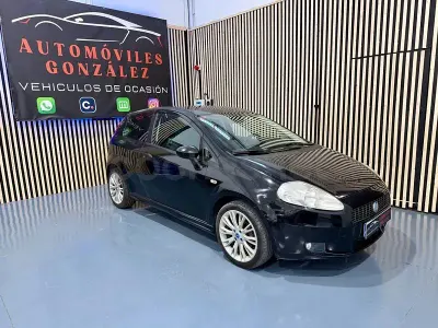 Usado Fiat Grande Punto Dynamic 95 CV (69 kW) 2007 Negro Utilitario
