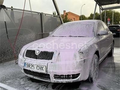 Usado Skoda Superb Comfort 105 CV (77 kW) 2008 Gris / plata Berlina