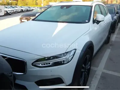 Begagnad Volvo V90 CC Pro 197 HK (144 kW) 2021 Vit Kombi