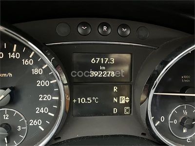 Mercedes R320