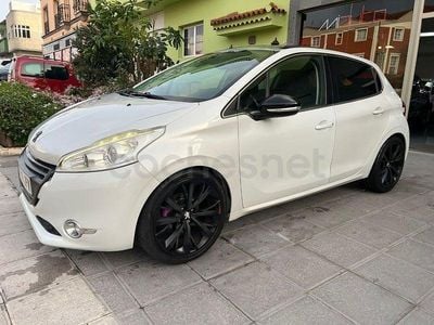 Usado Peugeot 208 Allure 120 CV (88 kW) 2015 Blanco Utilitario