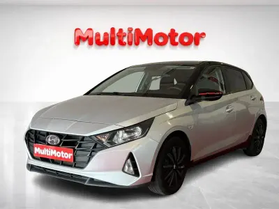Usado Hyundai i20 84 CV (61 kW) 2022 Gris / plata Utilitario