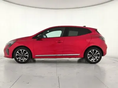 Usado Renault Clio V Techno 100 CV (73 kW) 2025 Rojo Berlina