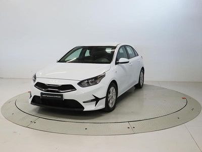 Blanco Usado 2023 Kia Ceed Utilitario | 17.500 € (Precio justo)