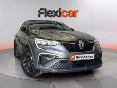 Usado Renault Arkana RS Line 145 CV (106 kW) 2022 Gris SUV