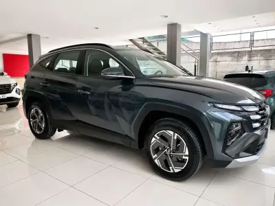 Usado Hyundai Tucson 252 CV (185 kW) 2025 Gris SUV