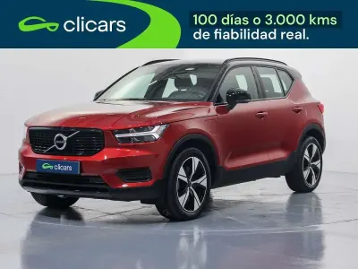 Usado Volvo XC40 Plus 179 CV (131 kW) 2021 Rojo SUV