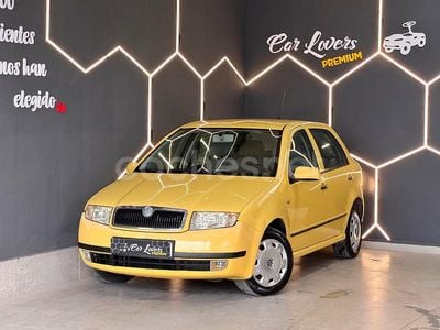 Usado Skoda Fabia Comfort 101 CV (74 kW) 2001 Amarillo Utilitario