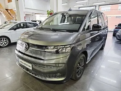 Nuevo VW Multivan Life 150 CV (110 kW) 2026 Gris Monovolumen