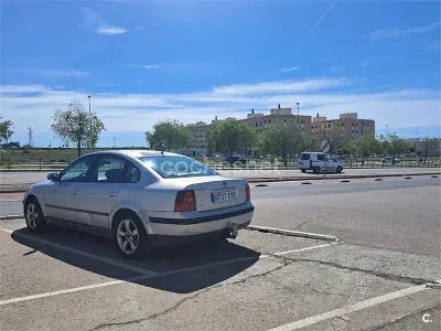 Usado VW Passat Comfortline 110 CV (80 kW) 1997 Gris / plata Berlina