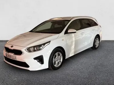 Begagnad Kia Ceed 120 HK (88 kW) 2020 Halvkombi