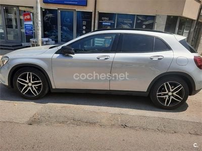 Gris / plata Usado 2015 Mercedes GLA200 AMG line SUV | 17.400 € (Un poco caro)