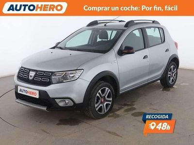 Usado Dacia Sandero 90 CV (66 kW) 2019 Plateado Berlina