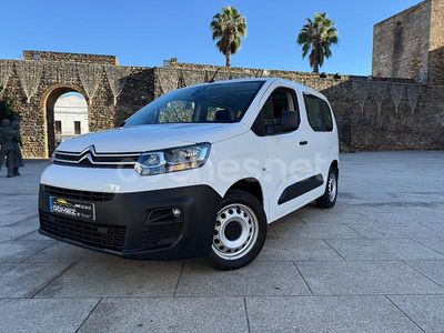 Usado Citroën Berlingo Feel 102 CV (75 kW) 2020 Blanco Monovolumen