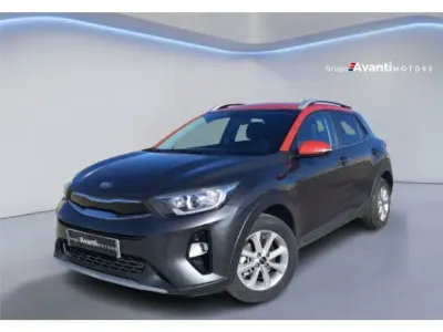 Usado Kia Stonic 84 CV (61 kW) 2019 Gris SUV