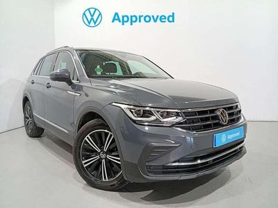 Usado VW Tiguan Life 150 CV (110 kW) 2022 Gris SUV