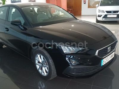 Usado Seat Leon Style 110 CV (80 kW) 2024 Negro Berlina