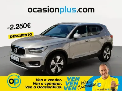 Begagnad Volvo XC40 Momentum 163 HK (119 kW) 2021 Grå SUV