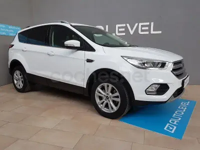 Usado Ford Kuga Trend 120 CV (88 kW) 2019 Blanco SUV