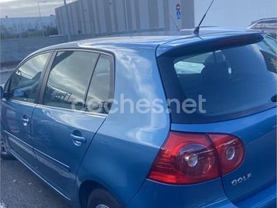 Usado VW Golf IV 102 CV (75 kW) 2005 Azul Familiar
