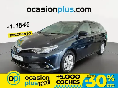 Usado Toyota Auris Hybrid Active 136 CV (100 kW) 2017 Gris Familiar