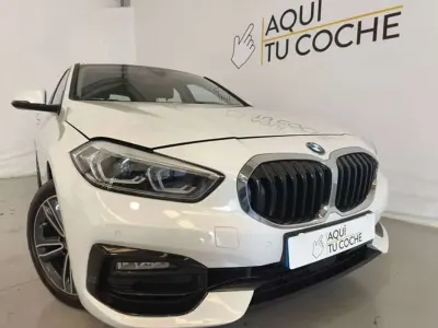 Usado BMW 118 Sport Line 150 CV (110 kW) 2022 Blanco Berlina