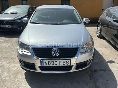Usado VW Passat Advance 115 CV (84 kW) 2006 Gris / plata Berlina