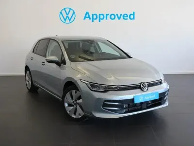 Usado VW Golf VIII 115 CV (84 kW) 2025 Gris Berlina