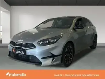 Usado Kia Ceed Style 100 CV (73 kW) 2025 Gris Utilitario