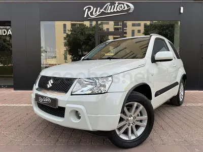 Usado Suzuki Grand Vitara 106 CV (77 kW) 2007 Blanco SUV