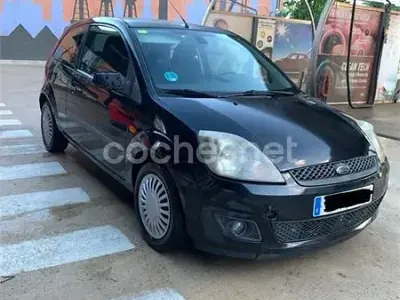 Usado Ford Fiesta 70 CV (51 kW) 2007 Negro Utilitario