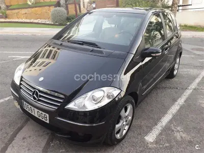 Usado Mercedes A150 Avantgarde 95 CV (69 kW) 2008 Negro Monovolumen