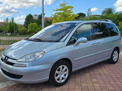 Usado Peugeot 807 136 CV (100 kW) 2007 Gris / plata Monovolumen