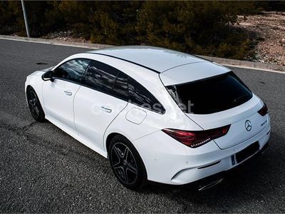 Usado Mercedes CLA180 Shooting Brake 122 CV (89 kW) 2019 Blanco Familiar