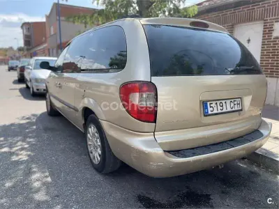 Usado Chrysler Grand Voyager Limited 140 CV (102 kW) 2003 Beige Monovolumen
