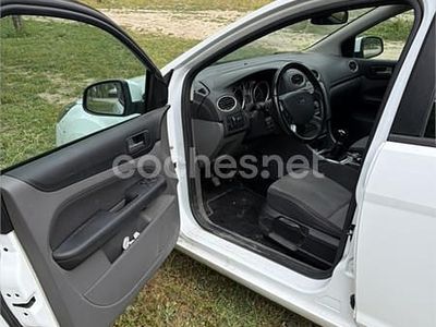 Käytetty Ford Focus Titanium 109 HP (80 kW) 2008 Valkoinen Sedan