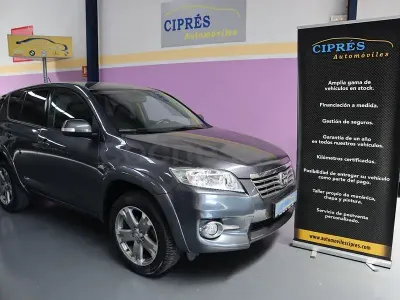 Usado Toyota RAV4 Executive 150 CV (110 kW) 2011 Gris / plata SUV