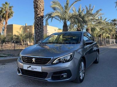 Usado Peugeot 308 Active 100 CV (73 kW) 2017 Gris / plata Berlina